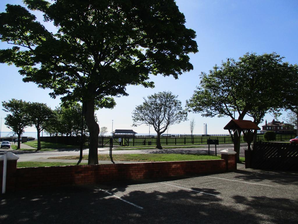 Mayfield Guesthouse ซันเดอร์แลนด์ ภายนอก รูปภาพ